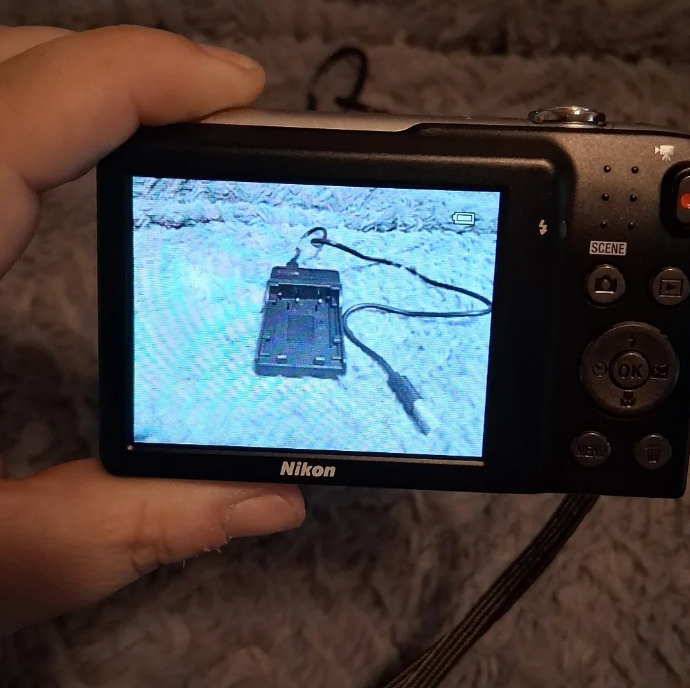 Nikon Coolpix S3300 Digital Camera Silver Works Good New Battery and Charger